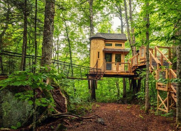 Les Refuges Perchés, Mont Tremblant, Quebec, Canada
