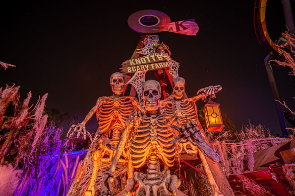 Knott's Scary Farm Signage