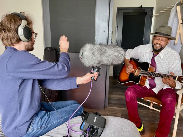 Behind-the-scenes with Rick Rushing of Rick Rushing & The Blues Strangers in Chattanooga, courtesy Armchair Productions. 