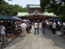 Tomioka Shrine Antique fair