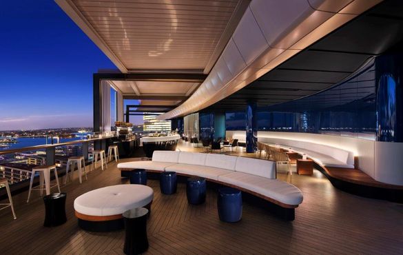 Zephyr Sky Bar 