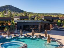 Ambiente - Pool Daytime