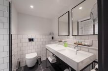 A bathroom in a Superior bedroom