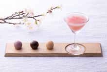 HOSHINOYA Kyoto_Luxury hanami_Welcome drinks and sweets