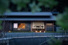 KAI Nagato_Nighttime hanami picnic by the river_Exterior