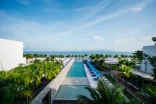 Explorar Koh Samui features a stunning 50m infinity pool overlooking sea views