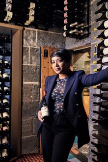 Olivine's Wine Curator, Liinaa Berry