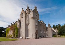 Ballindalloch Castle