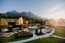 Hotel Garden & lake house of Naturhotel Forsthofgut 