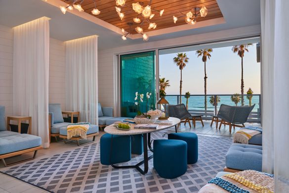 Sunny's Spa ocean view lounge.