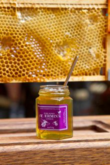Honeycomb and jar of honey from St Ermin\'s  Hotel\'s own rooftop  Buckfast Bees