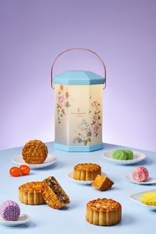 Mid-Autumn Festival Mooncake Group Shot