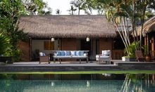 Villa Bangkuang - Pool side
