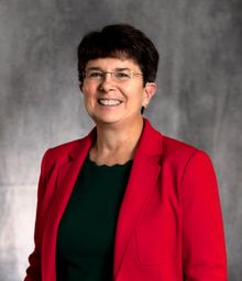 Karen Riordan Headshot 