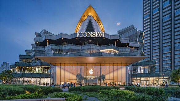 ICONSIAM, Thailand’s iconic national landmark on the Chao Phraya River, also known as the River of Kings, is setting a new paradigm and legacy of pride and prosperity for Thai people. Location: 299 Charoen Nakhon Soi 5, Charoen Nakhon Road, Khlong Ton Sai