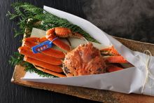 [KAI Tamatsukuri] Steamed Snow Crab on Cedar Board