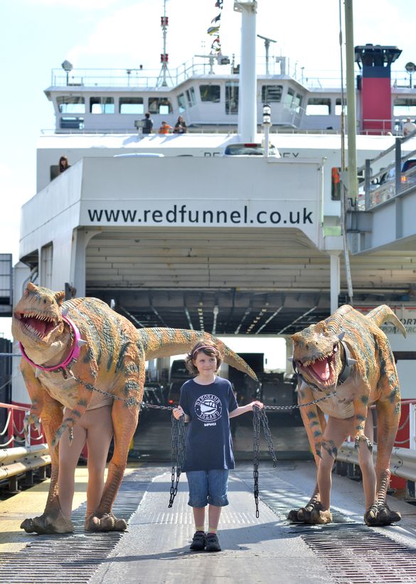 Full-size dinosaurs travel to Isle of Wight