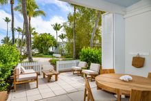 Bungalow Outdoor Living Area (courtesy of Islander Resort Islamorada)