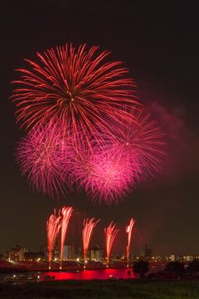 Sumida River Fireworks Festival copyright TCVB (2)