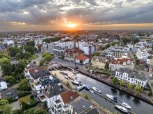 Sonnenuntergang mit Blick auf den Oldenburger Hafen