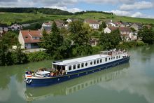 Hotel barge Kir Royale