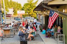 Crowds enjoy fall brews and lawn games at downtown Clarksville's Star Spangled Brewing Co.