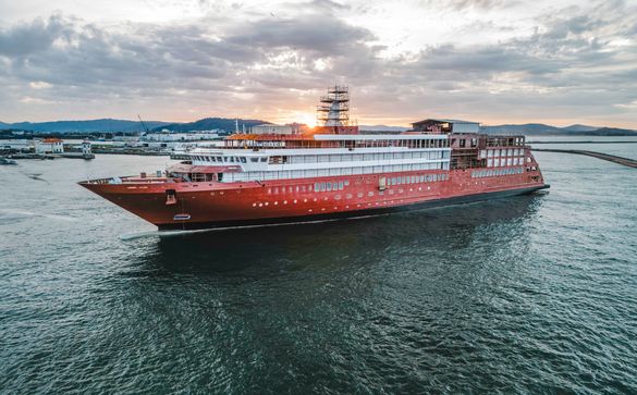 Star Seeker floats out in Portugal