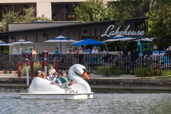 Pedal boat on Lake Carolyn 