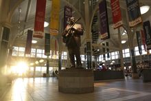 Statue of B.B. King at downtown Memphis welcome center. 