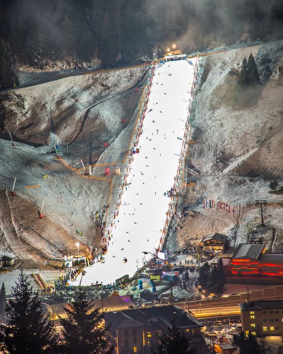 Snowboard Weltcup in Gastein Nachtaufnahme Bucheben 