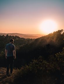 Sonnenuntergang über dem UNESCO Global Geopark Famenne-Ardenne