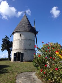 Le Moulin de la Brée de l'extérieur. 