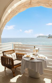 Monte-Carlo Beach Hotel