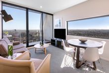 Oaks Melbourne on William Suites