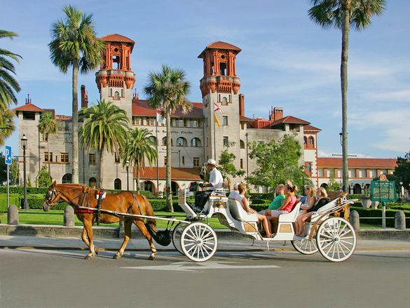 Carriage Tours and Casa Monica Hotel 