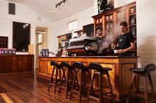 Bastion Lane Espresso, Uki