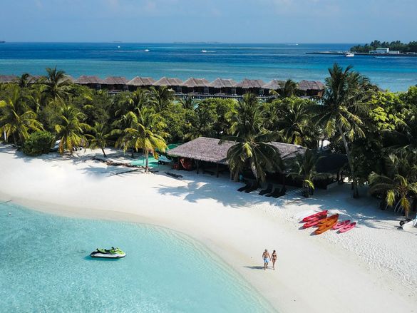 Sheraton Maldives Full Moon Resort & Spa - Watersports Beach Sheraton Maldives Full Moon Resort & Spa - Watersports Beach