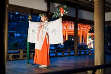 (Night Sightseeing) Kamigamo Shrine - A mystical dance performed by shrine maidens