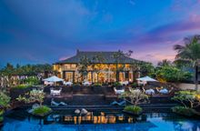 Elevating gourmet dining in Bali with refined degustation menus, romantic beachfront ambiance, and global recognition for excellence.