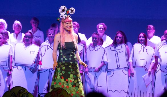 Hannah Moloney performs Time Rebel. Hannah Moloney performs Time Rebel.