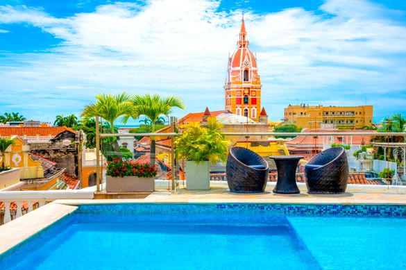 Vista da piscina do NH Cartagena Urban Royal. Vista da piscina do NH Cartagena Urban Royal.