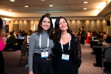 Tati Sisti do @triptofollow e Gabriela Temer do @jujunatripblog no IMM Brazil 2025 Tati Sisti do @triptofollow e Gabriela Temer do @jujunatripblog no IMM Brazil 2025