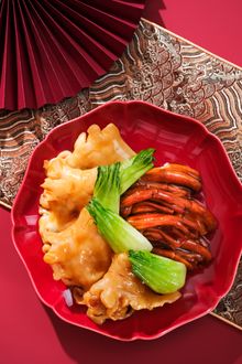 Braised Fish Maw with Duck Feet
