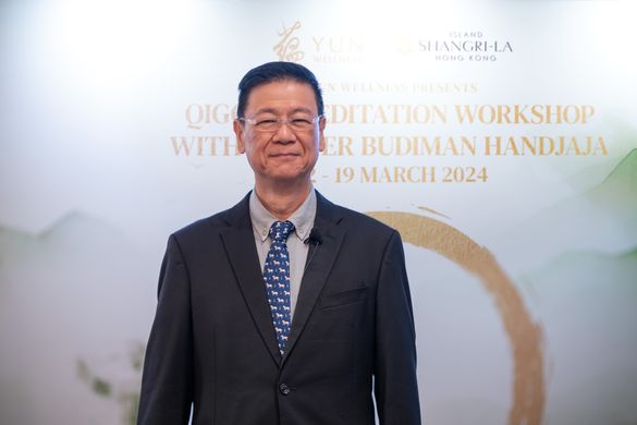 World-renowned Qigong Master Budiman Handjaja