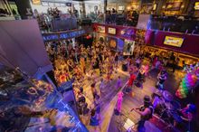 Com programação eclética, Hard Rock Café Curitiba tem Carnaval para todos os gostos.