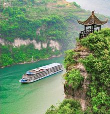Cruise in Wu-Gorge
