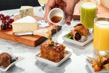 Nova temporada do brunch mistura opções clássicas a novas criações do chef Silvonei Sousa.