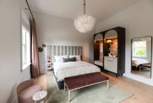 The Queenscliff Hotel (Blue Jacaranda Suite)