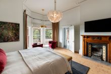 The Queenscliff Hotel (Stone Pine Suite)