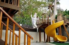 Sheraton Maldives Full Moon Resort & Spa - Easter Bunny at Kids' Club